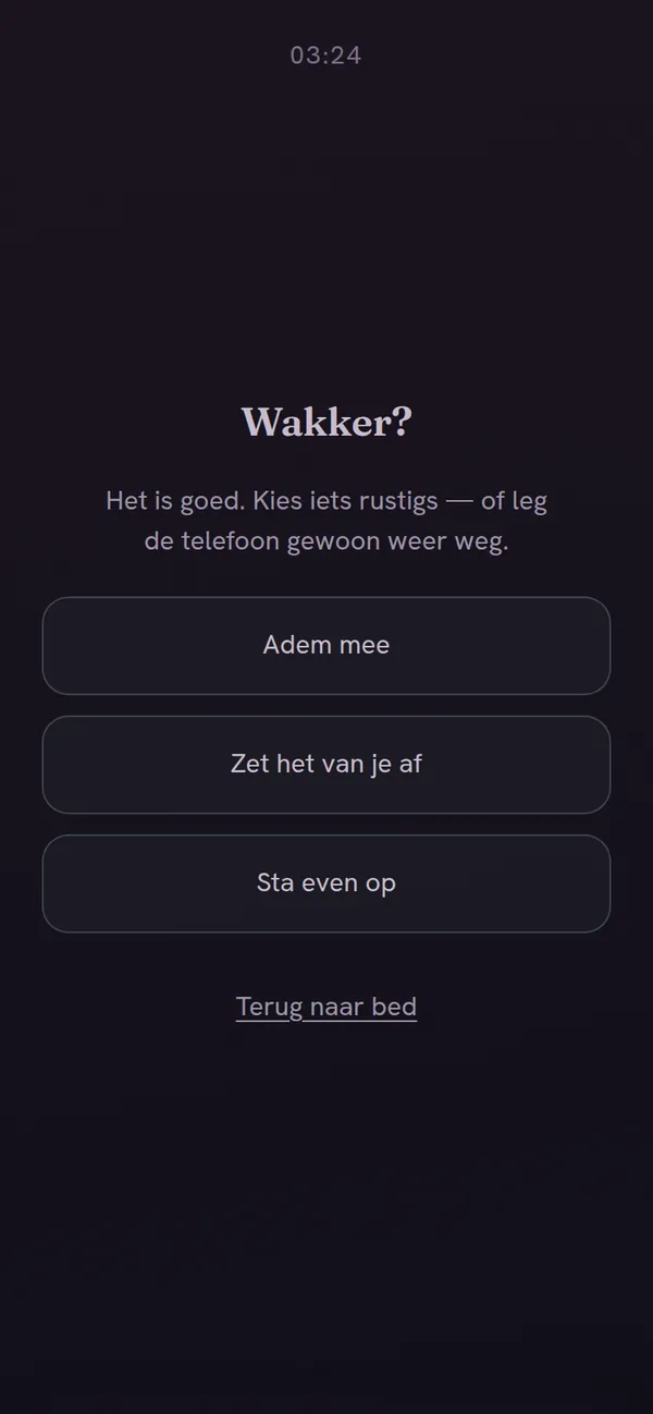 Tij — nachtscherm: kalm en donker als je wakker ligt